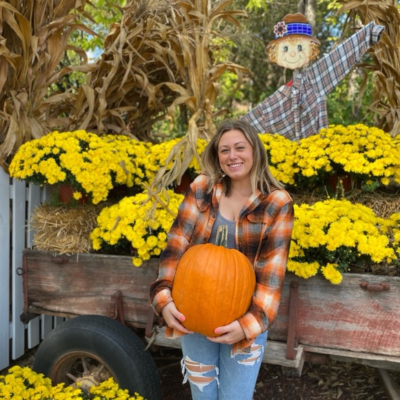 Meet your Posher, Ashlee - Picture 5 of 7